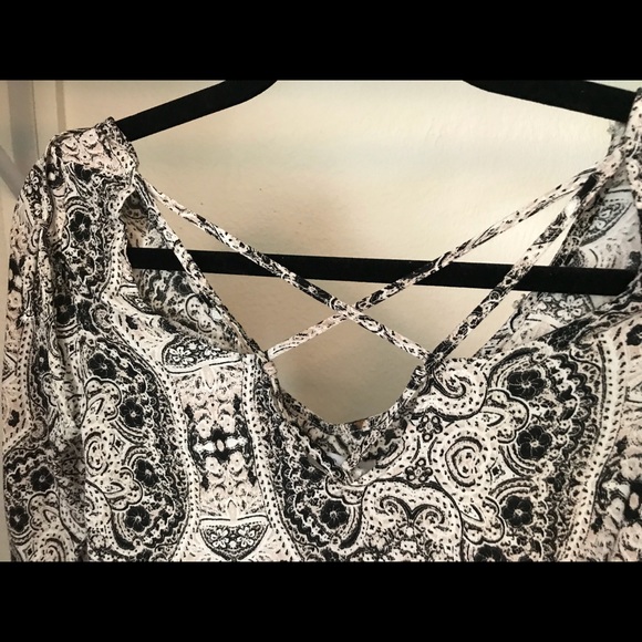 Cute top - Picture 6 of 7